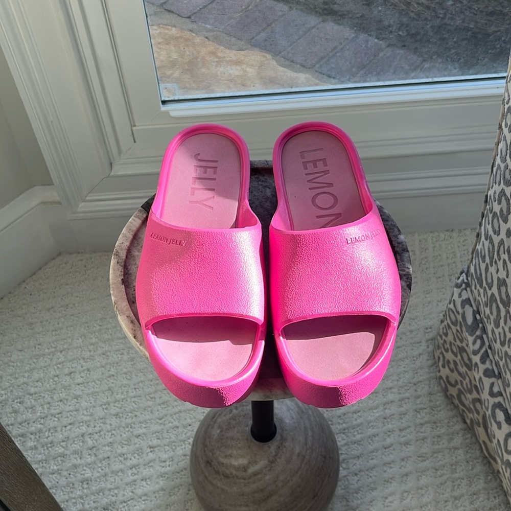 Bright pink Lemon Jelly slides size 40 (us 9)